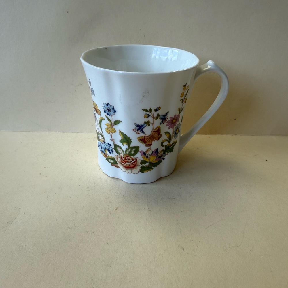 Aynsley "Cottage Garden" Fine English Bone China Mug Made in England